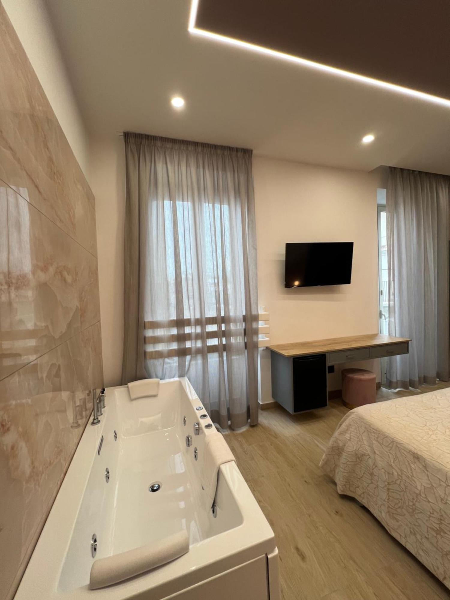 Relais Piazza Del Plebiscito B&B Neapol Exteriér fotografie